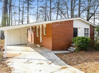 645 Melrose Dr, Forest Park, GA 30297