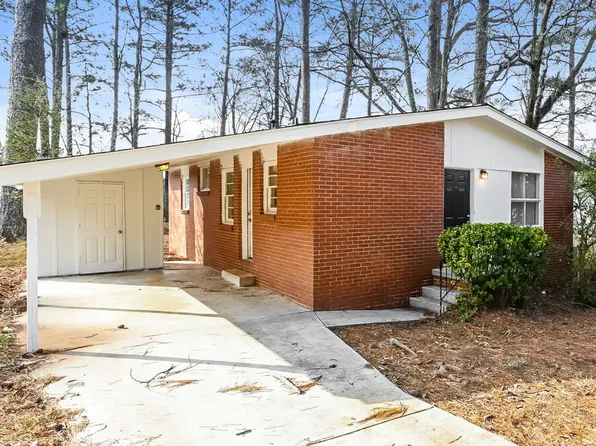 645 Melrose Dr, Forest Park, GA 30297