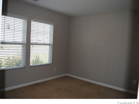 5th image of 2516 Blue Moss Dr