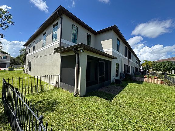 4th image of 5085 NW Coventry Cir