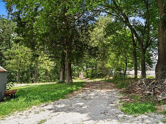 3rd image of 150 Jim Linegar Lane