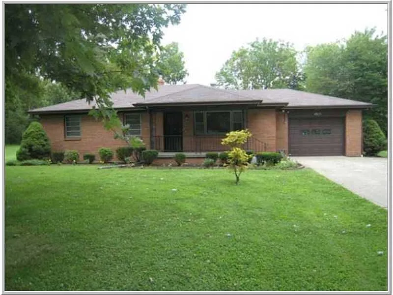 4815 Oaknoll Dr photo 1