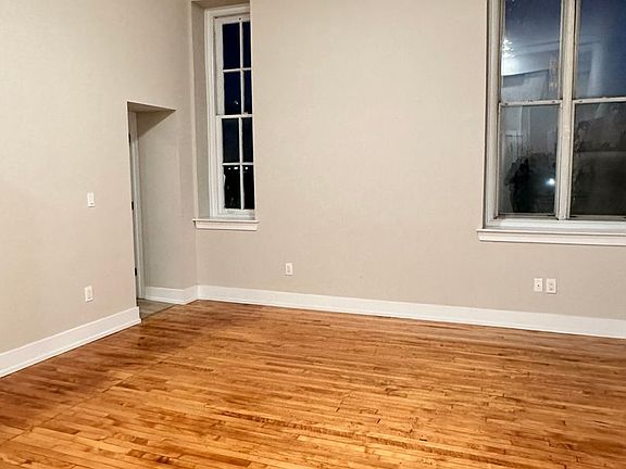3rd image of 2651 Buckius St #37
