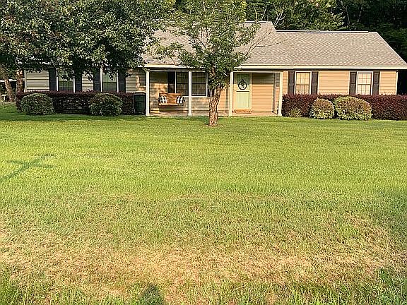 3rd image of 180 Oakwood Dr
