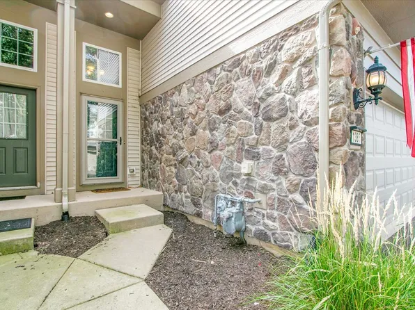 1385 Crimson Ln, Yorkville, IL 60560