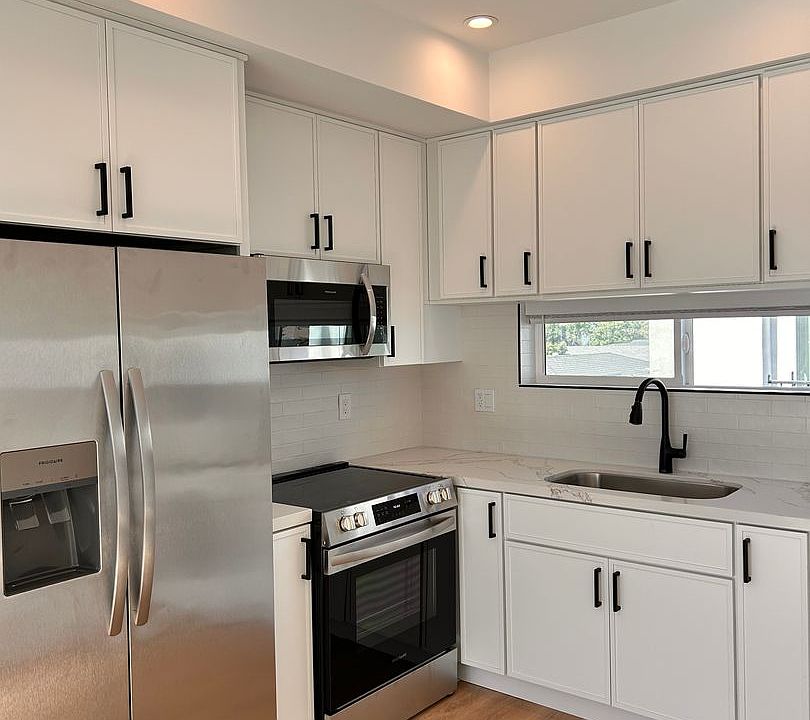 1st image of 4527-4535 63rd St #4