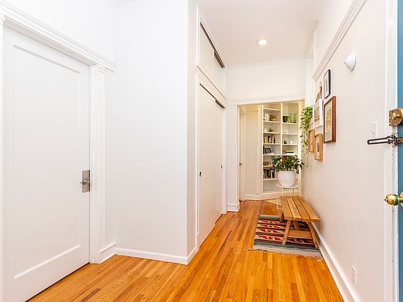 4th image of 5711 S Blackstone Ave #3N