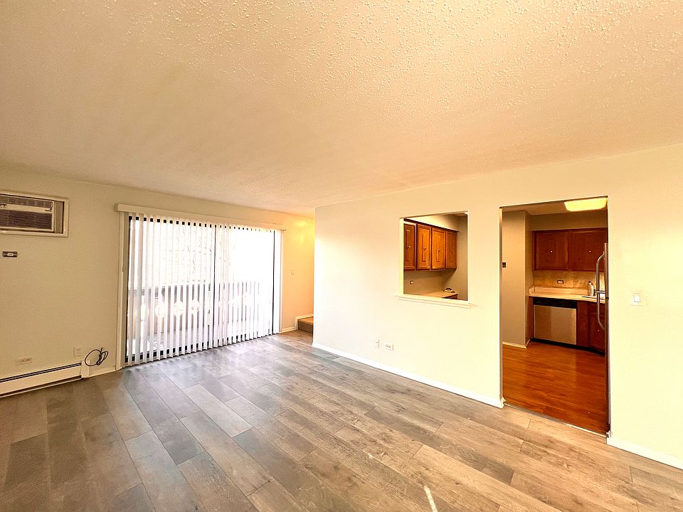 1st image of 20 Parkside Ct APT 12