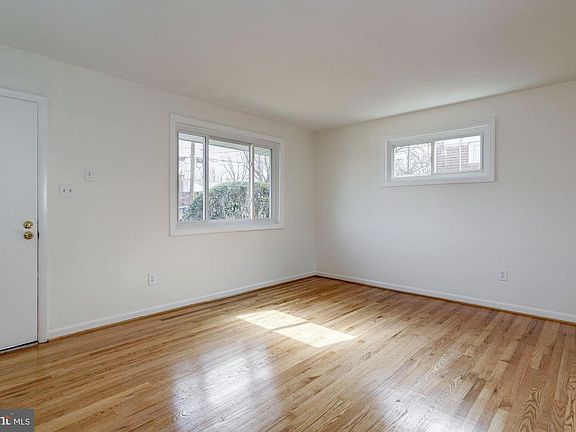 3rd image of 4804 Wilwyn Way