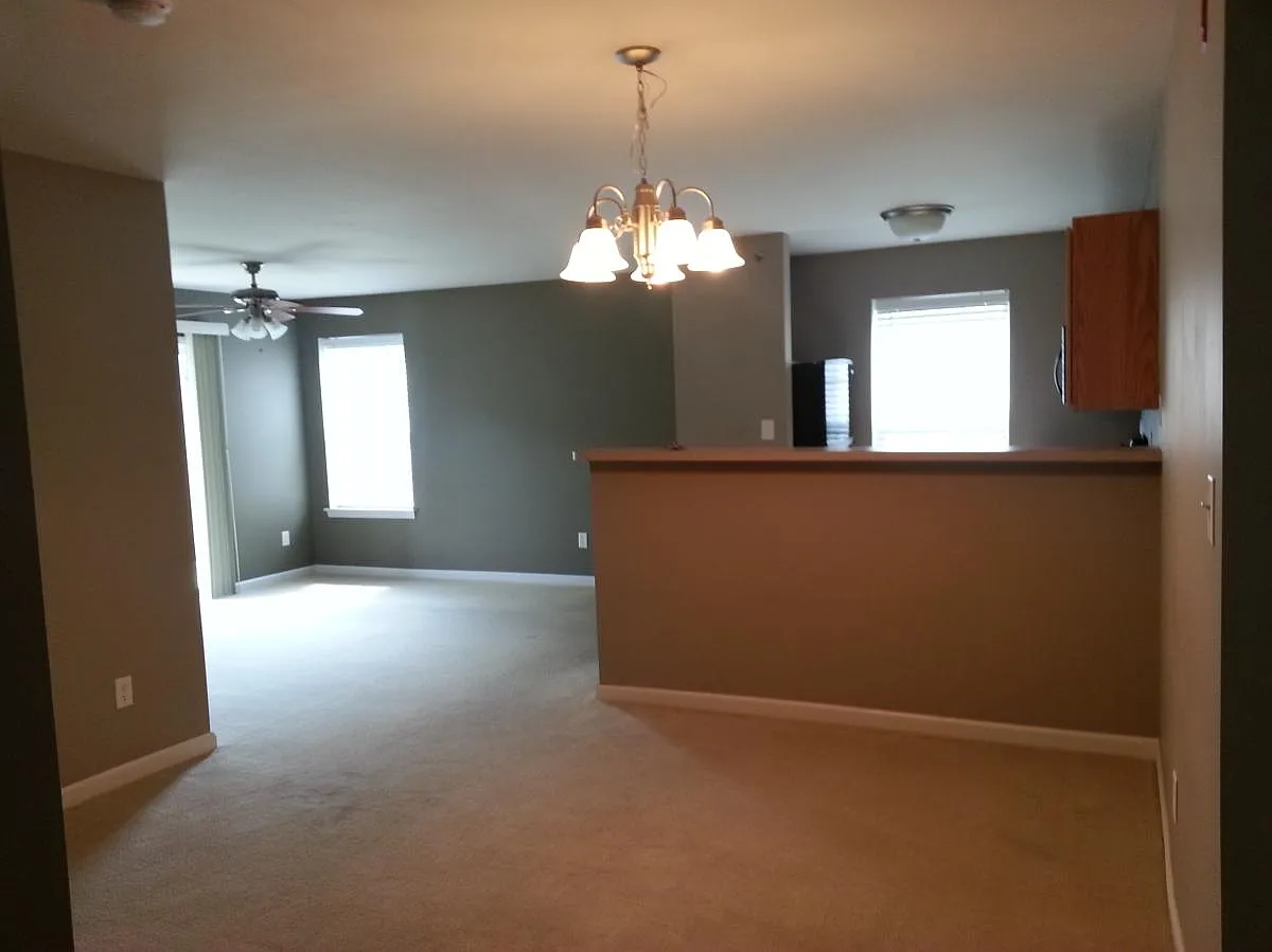 Building Photo - 4102 Spring Creek Ln