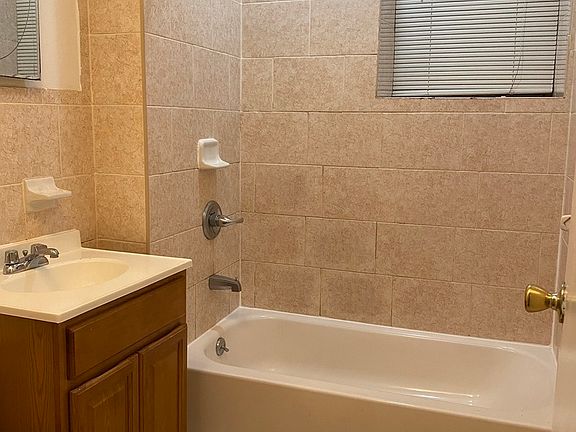 4th image of 448 E 22nd St APT 1S