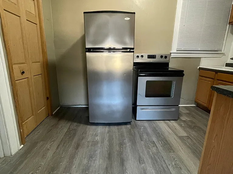 208 E Howard St #1 — Photo 11
