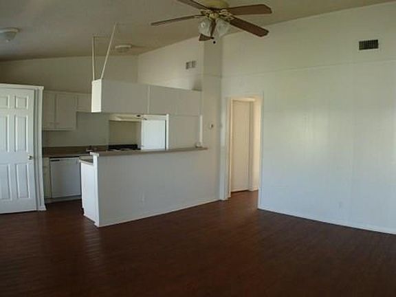 4th image of 608 W 51st St APT 104