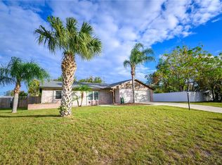 929 W Embassy Dr, Deltona, FL 32725