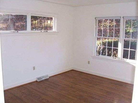 4th image of 5052 Balsam Dr