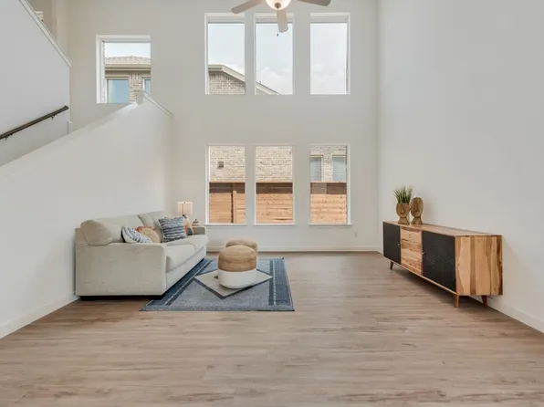 1452 Sun Garden Way, Justin, TX 76247