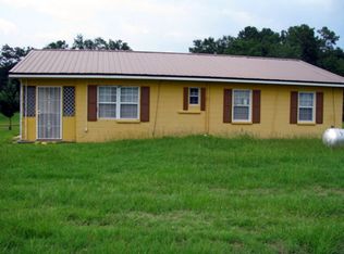 7 Watts Ln, Fort Gaines, GA 39851