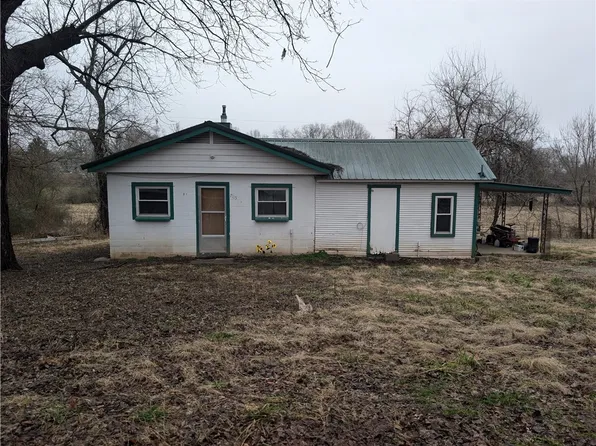 7115 Norvell St, Harrison, AR 72601