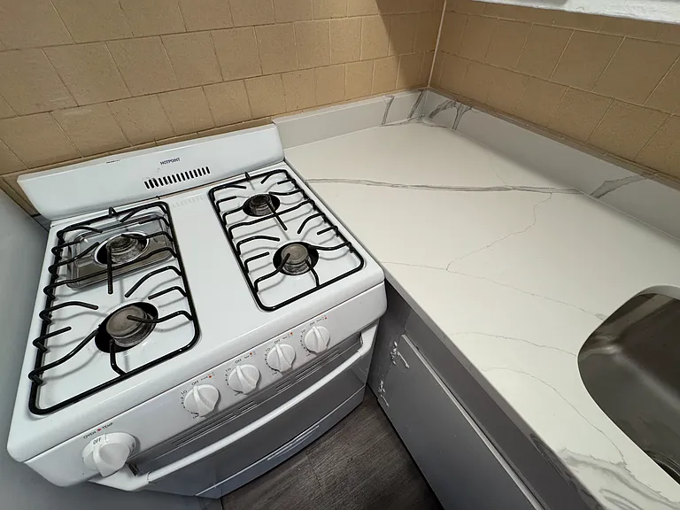 Brand New QUARTZ Countertop and Stove