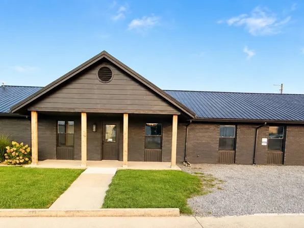 1510 W Delaware St, Fairfield, IL 62837