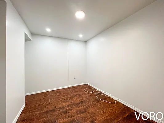 Rented by Voro, LLC | media 16