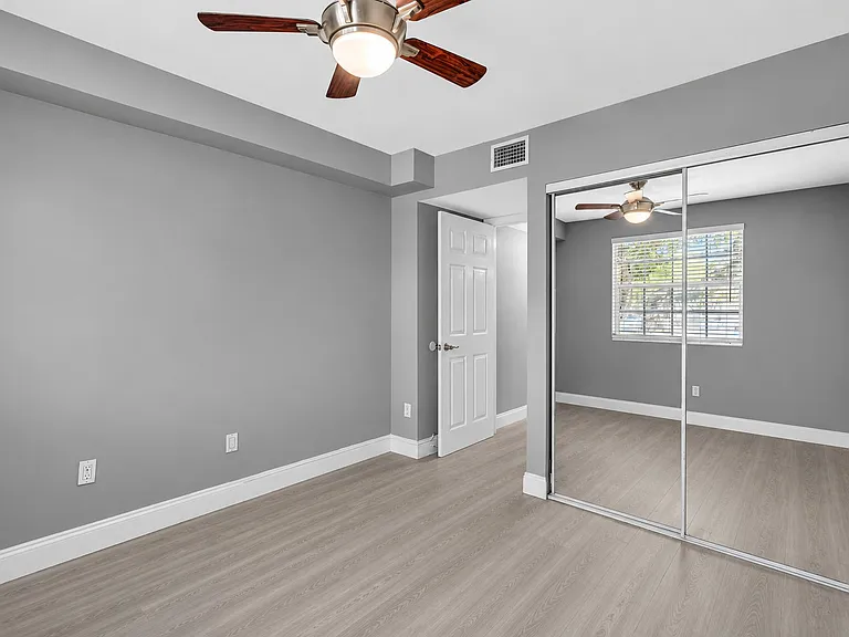2871 N Oakland Forest Dr #112 — Photo 7