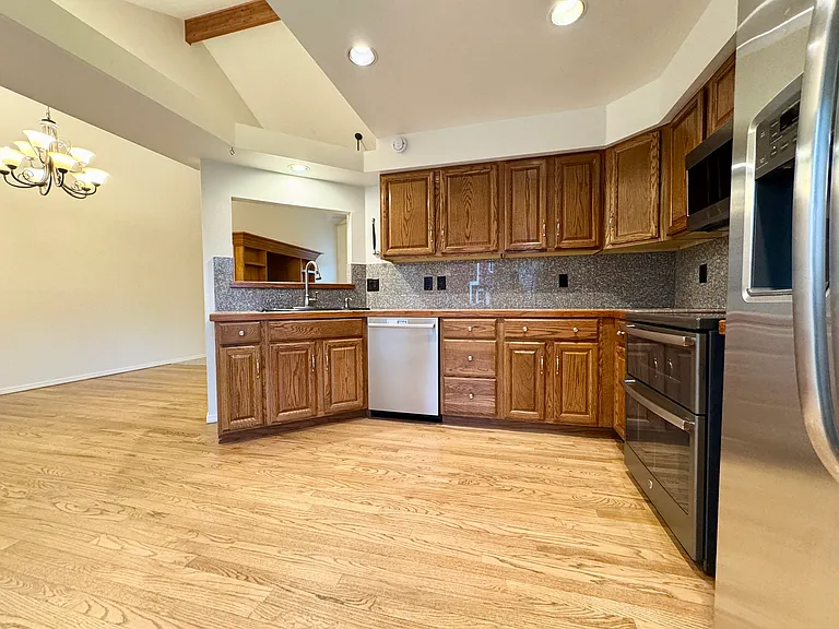 5413 Plumstead Dr — Photo 8