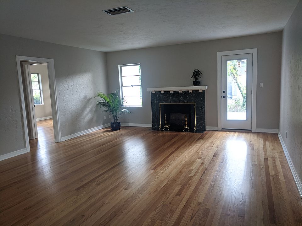 1st image of 505 NE 10th Ave