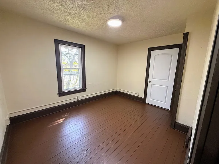 2048 2nd St NE — Photo 15