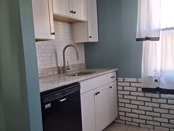 3rd image of 117 Stoney Creek Ct