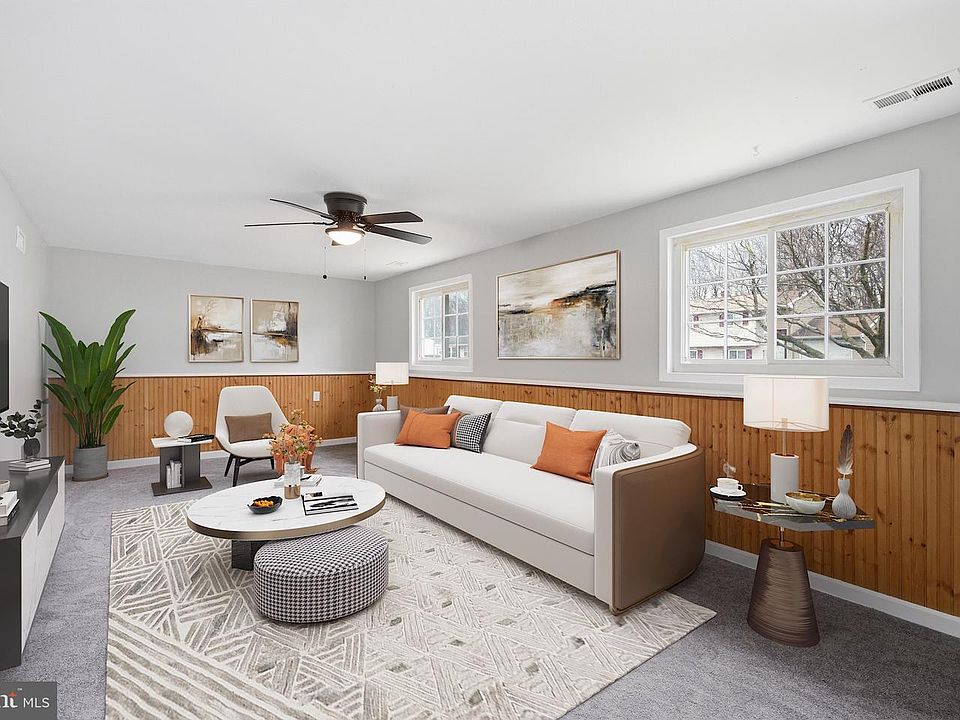 1st image of 22 Raintree Dr