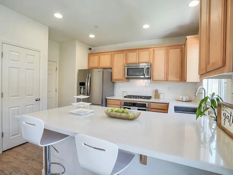 113 Caspian Way — Photo 8