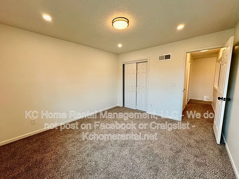 307B E Main St — Photo 27