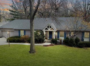 9305 Wenonga Rd, Leawood, KS 66206