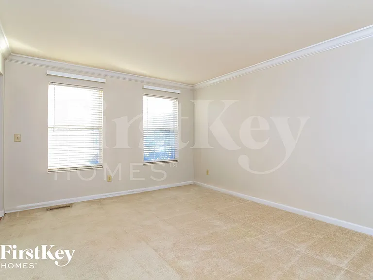 5158 Grandin Ridge Dr — Photo 8