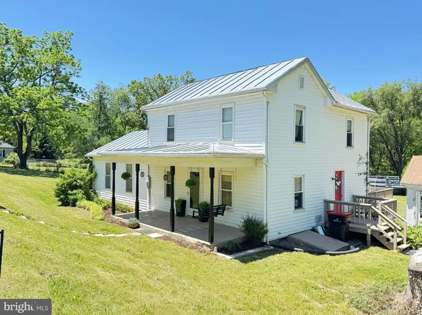 2391 Pinewoods Rd, Quicksburg, VA 22847