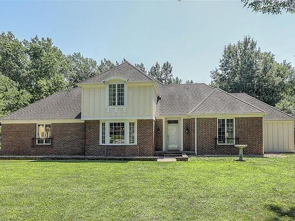 5th image of 10072 Goodman Dr