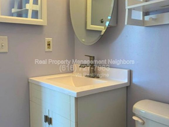 3rd image of 4326 Norman Dr SE