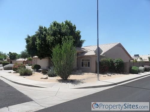 3rd image of 1862 N Rowen Cir