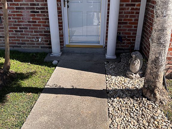 2nd image of 439 Rena Dr