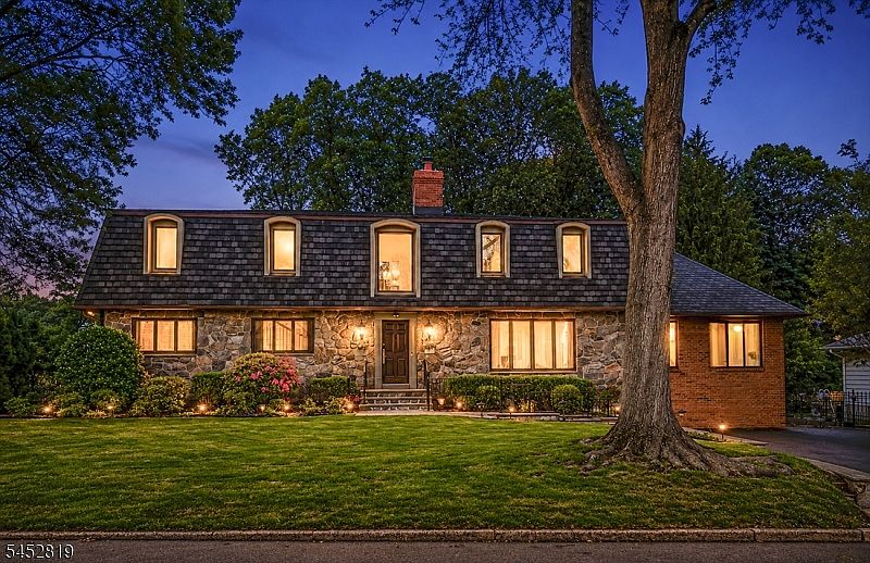 1st image of 203 Harwood Pl