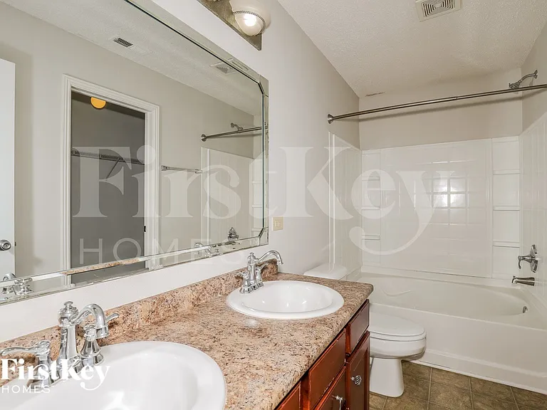 1443 Dowell St — Photo 11