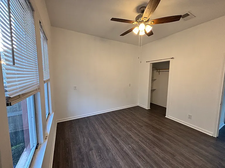 1117 Dallas St — Photo 4
