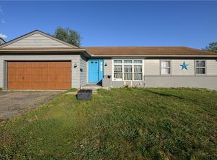 688 Ridgewood Dr, Coshocton, OH 43812