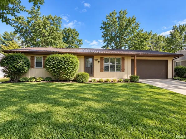 7908 S Hickory Ln, Daleville, IN 47334