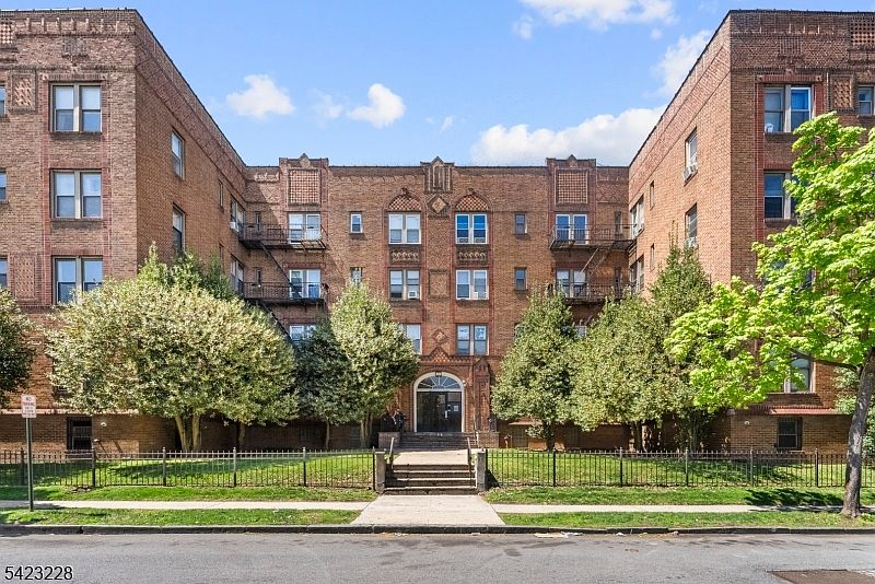 1st image of 433 Lincoln Ave BLDG 433 #B8