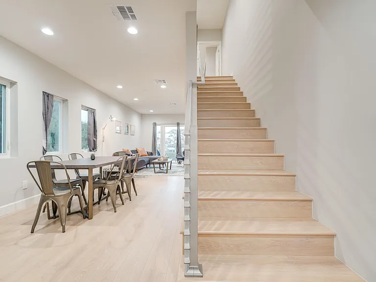 853 1/2 N McCadden Pl — Photo 7