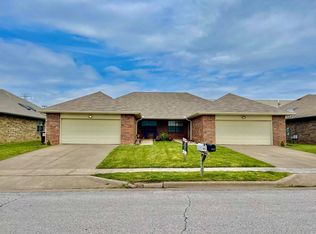 2835 W Silverleaf St, Springfield, MO 65807