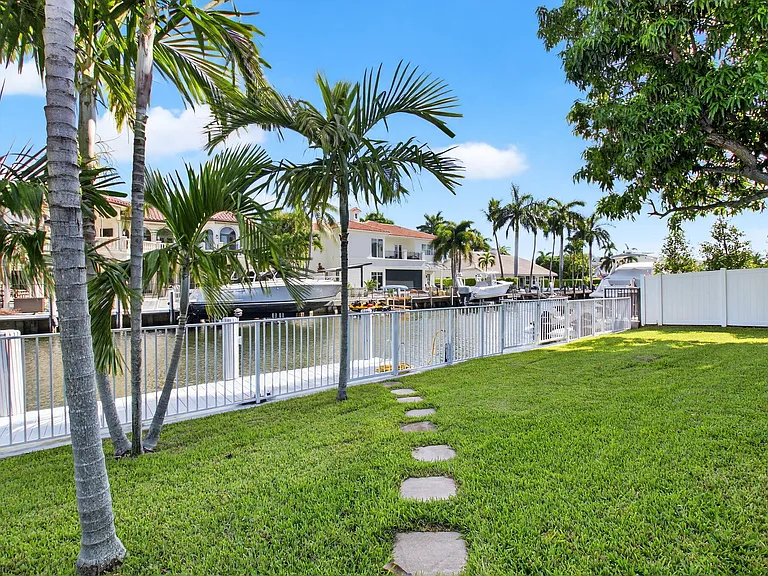 937 Banyan Dr — Photo 24