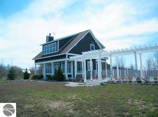 10452 E Easling Dr, Suttons Bay, MI 49682